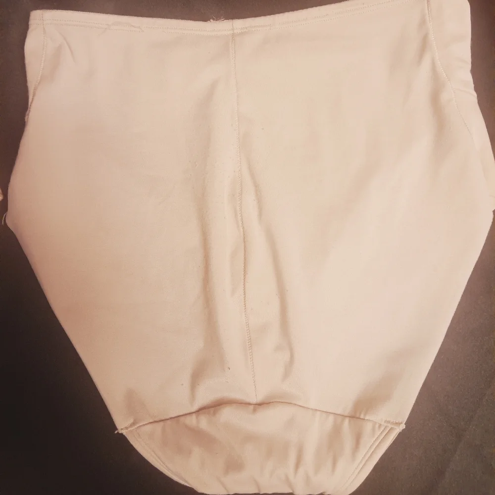 Undergarment/shapewear - Picture 2 of 4